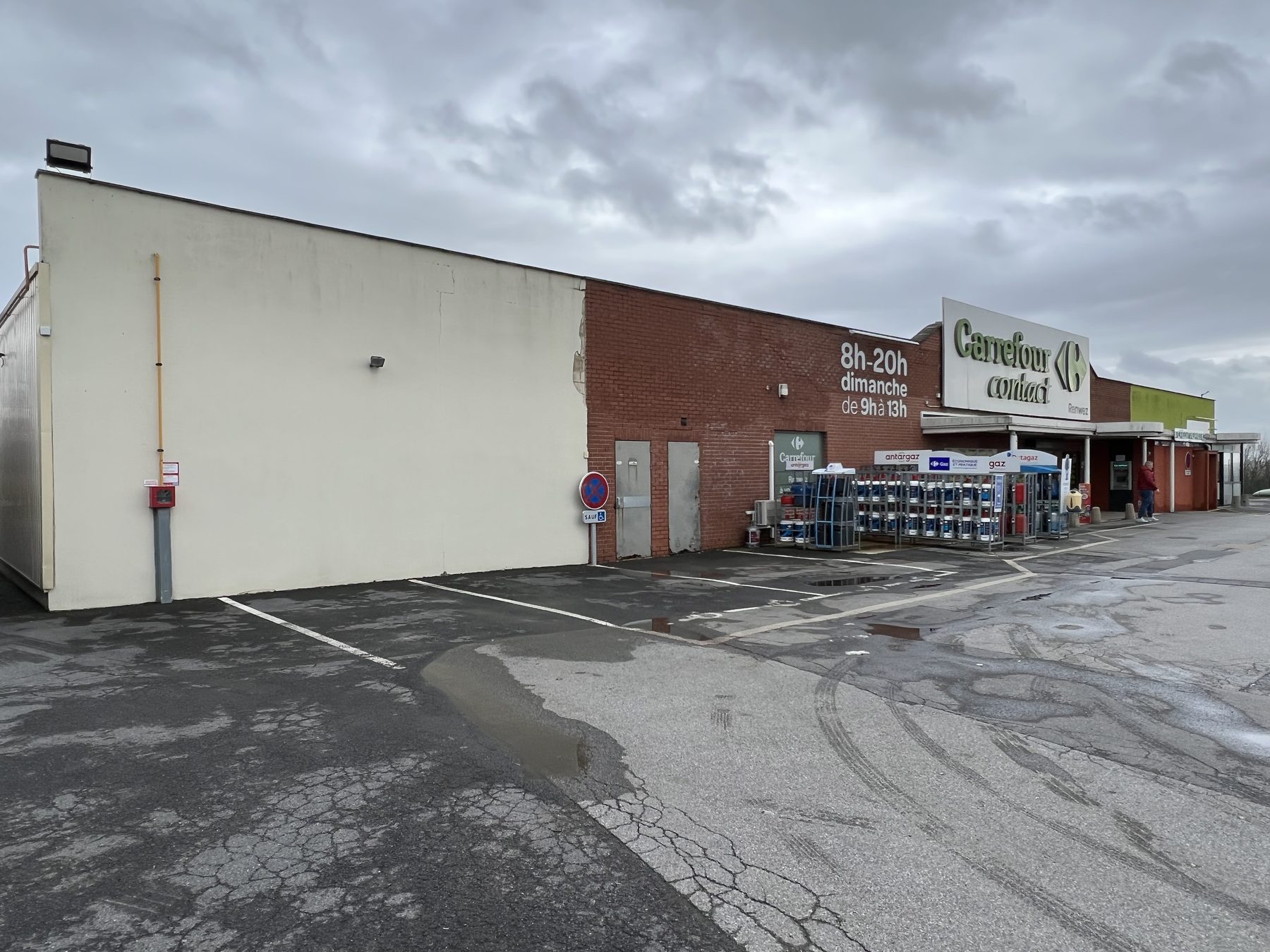 Carrefour Renwez avant travaux