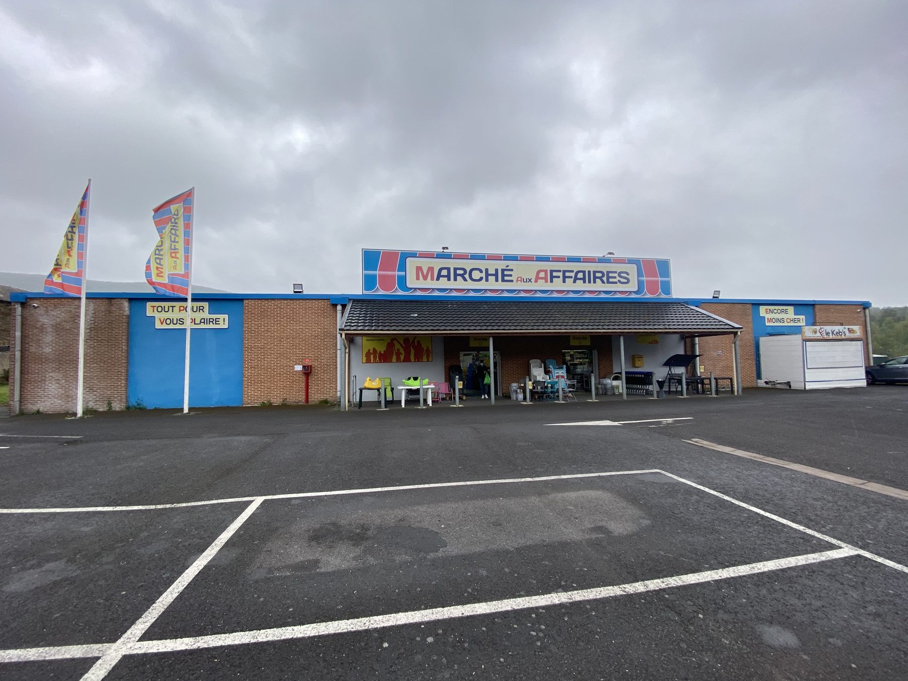 Marché aux Affaires Fumay avant travaux